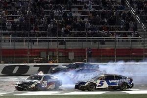 Daniel Suárez, Trackhouse Chevrolet, Kyle Larson, Hendrick Motorsports Chevrolet