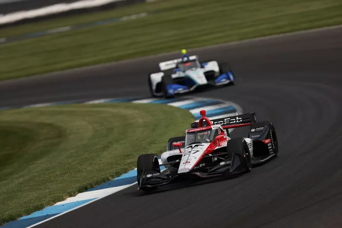 Indianapolis, IN- during the Indycar 2025 Sonsio Grand Prix in Indianapolis, IN (Photo by Travis Hinkle 