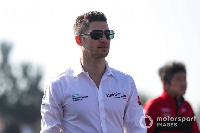 Edoardo Mortara, Venturi Formula E, on a track walk with his team
