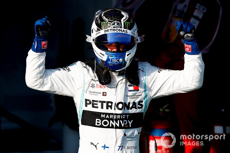 Le vainqueur Valtteri Bottas, Mercedes AMG F1