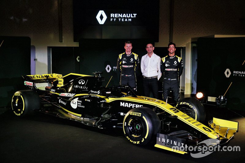 Daniel Ricciardo, Renault Sport F1 Team, Nico Hulkenberg, Renault Sport F1 Team, Cyril Abiteboul, Managing Director Renault Sport F1