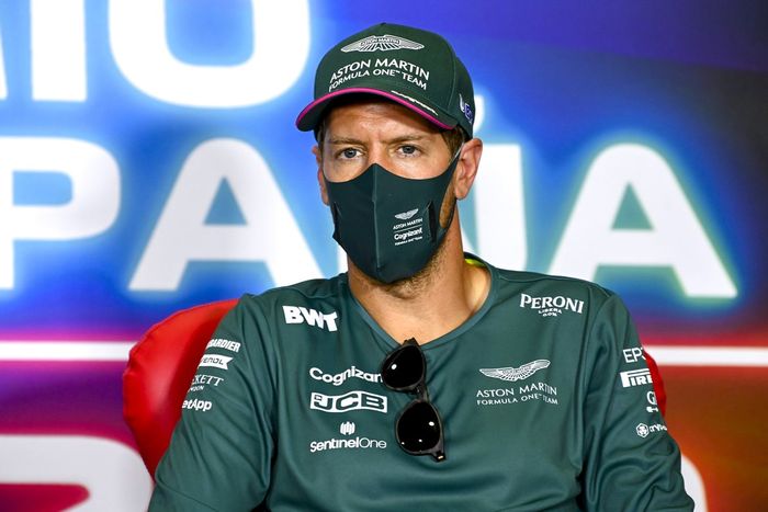 Sebastian Vettel, Aston Martin en la conferencia de prensa