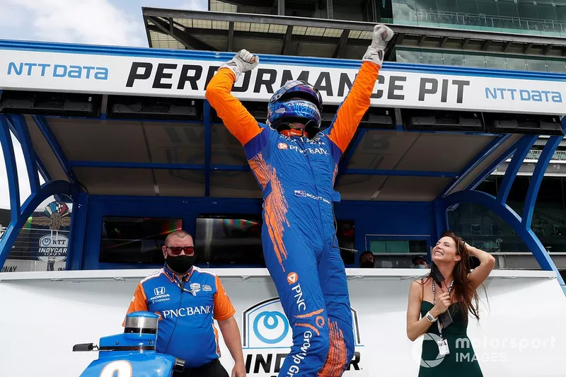 Ganador de la pole Scott Dixon, Chip Ganassi Racing Honda