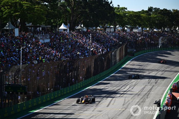 Max Verstappen, Red Bull Racing RB19 George Russell, Mercedes F1 W14, Lando Norris, McLaren MCL60 