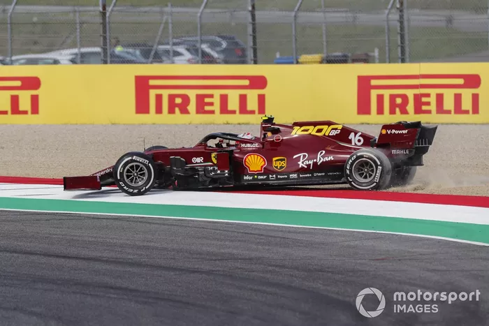 Charles Leclerc, Ferrari SF1000 saliendo de la grava
