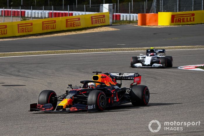 Max Verstappen, Red Bull Racing RB16, Pierre Gasly, AlphaTauri AT01