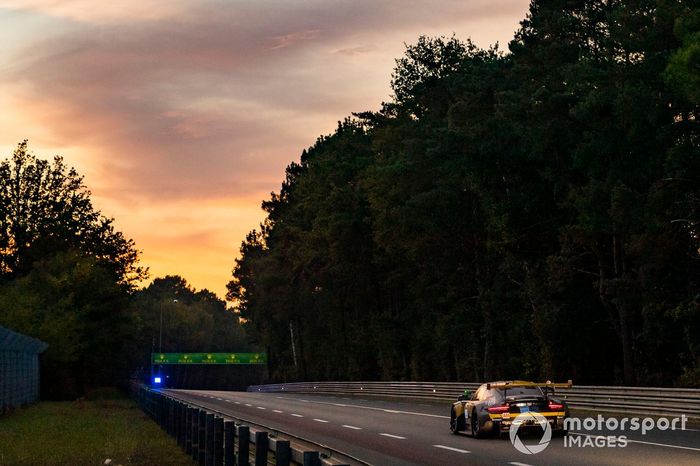 #89 Team Project 1 Porsche 911 RSR: 