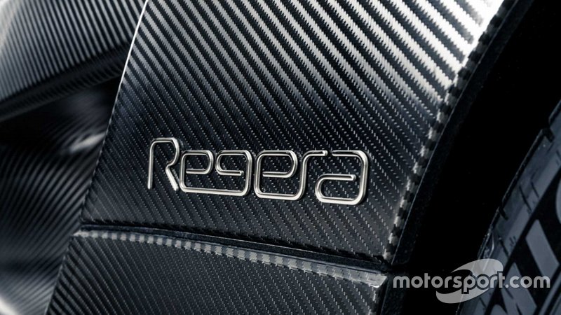 Koenigsegg Regera з чистим карбоновим кузовом