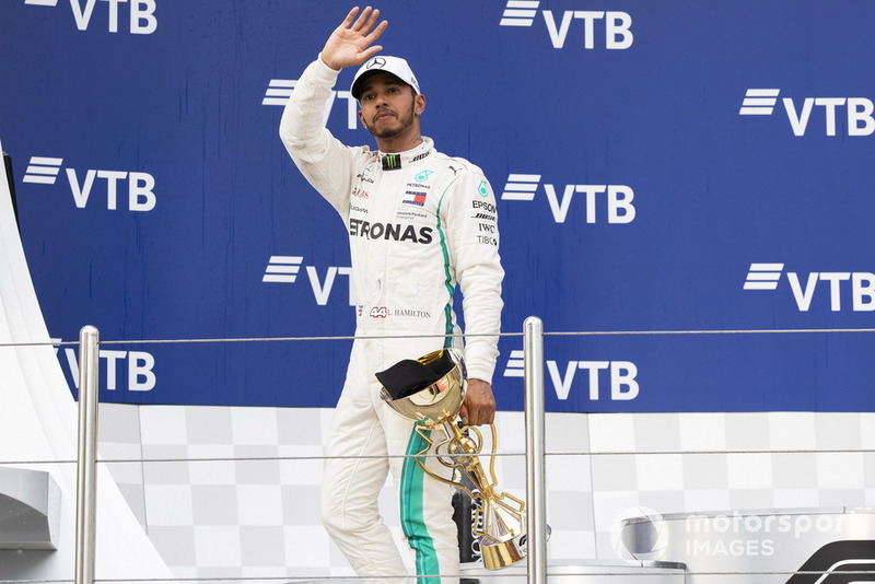 Podio: ganador de la carrera Lewis Hamilton, Mercedes AMG F1