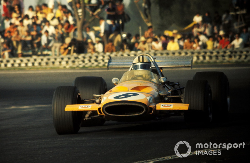 В итоге третьим гонку закончил Дэнни Хьюм из McLaren, но победившему Иксу он проиграл 45 секунд.