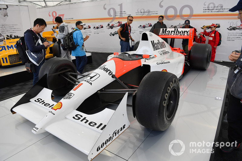 Автомобиль McLaren Honda MP4/7A