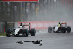 Ніко Хюлькенберг, Sahara Force India F1 VJM09 та Серхіо Перес, Sahara Force India F1 VJM09 обходить