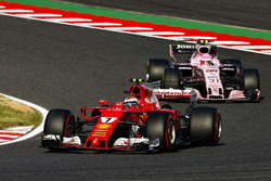 Kimi Raikkonen, Ferrari SF70H, Esteban Ocon, Sahara Force India F1 VJM10