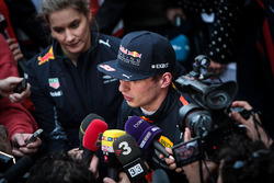 Макс Ферстаппен, Red Bull Racing, спілкується з медіа