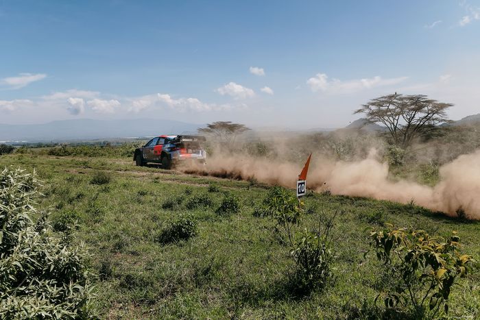 Тьерри Невиль, Мартейн Видаге, Hyundai World Rally Team Hyundai i20 N Rally1