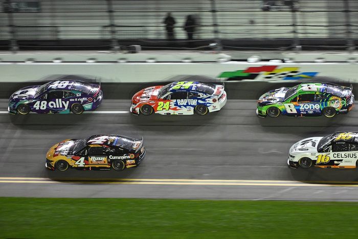 Alex Bowman, Hendrick Motorsports Chevrolet, Noah Gragson, Front Row Motorsports Ford, 24\, Kyle Busch, Richard Childress Racing Chevrolet, AJ Allmendinger, Kaulig Racing Chevrolet