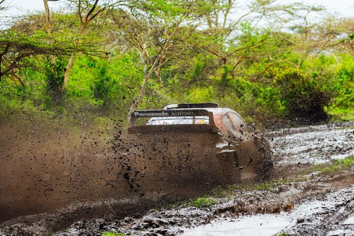 Oliver Solberg, Elliott Edmondson, Toyota Gazoo Racing WRT Toyota GR Yaris Rally1