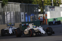Felipe Massa, Williams FW38, devant Valtteri Bottas, Williams FW38