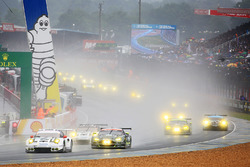 #92 Porsche Motorsport Porsche 911 RSR: Earl Bamber, Frédéric Makowiecki, Jörg Bergmeister