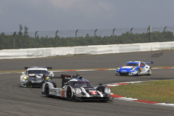 #2 Porsche Team Porsche 919 Hybrid: Romain Dumas, Neel Jani, Marc Lieb