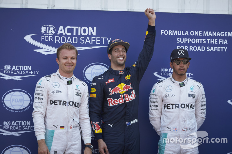 Polesitter Daniel Ricciardo, Red Bull Racing, second place Nico Rosberg, Mercedes AMG F1 Team, third place Lewis Hamilton, Mercedes AMG F1 Team