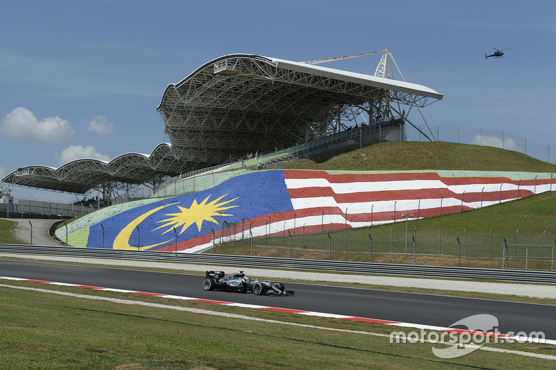 Lewis Hamilton, Mercedes AMG F1 W07 Hybrid