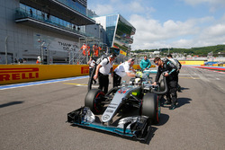 Lewis Hamilton, Mercedes AMG F1 Team W07, in der Startaufstellung