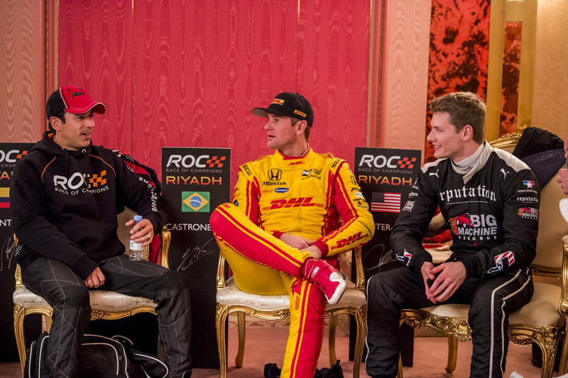 Helio Castroneves, Ryan Hunter-Reay y Josef Newgarden backstage