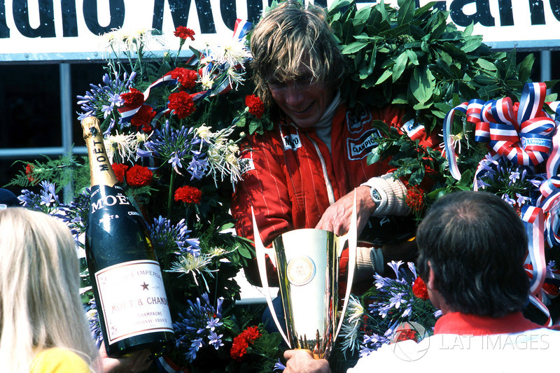 Race winner James Hunt, McLaren