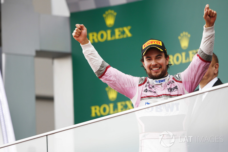 Sergio Perez, Force India, celebra en el podio