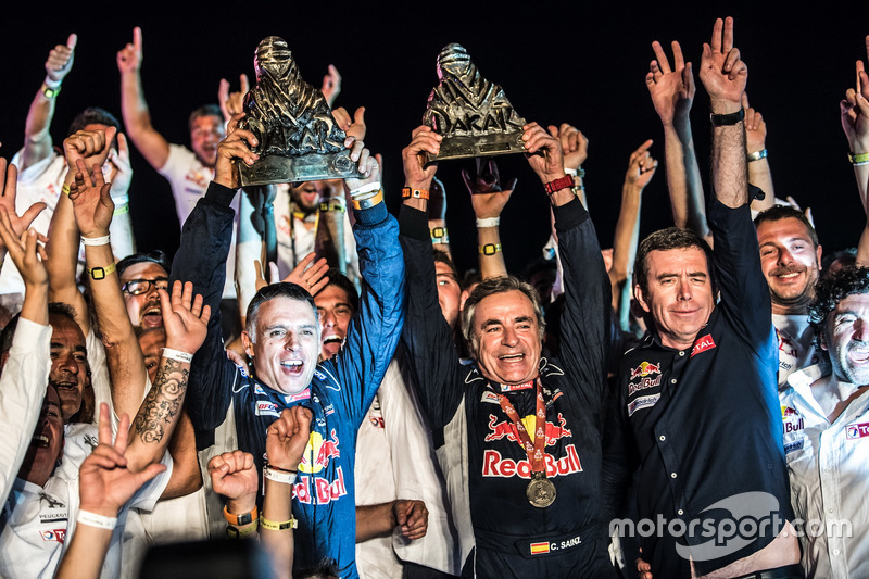 Ganador #303 Peugeot Sport Peugeot 3008 DKR: Carlos Sainz, Lucas Cruz