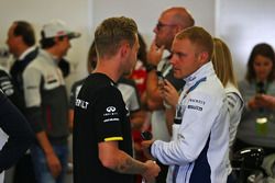 Kevin Magnussen, Renault Sport F1 Team y Valtteri Bottas, Williams