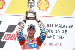 Podium: racewinnaar Andrea Dovizioso, Ducati Team