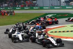 Sergio Pérez, Sahara Force India F1 VJM09, Felipe Massa, Williams FW38, y Nico Hulkenberg, Sahara Fo