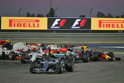 Start action: Nico Rosberg, Mercedes AMG F1 Team W07, Valtteri Bottas, Williams FW38 and Lewis Hamilton, Mercedes AMG F1 Team W07