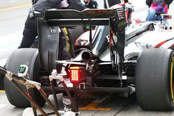 Jenson Button, McLaren MP4-31 difusor trasero