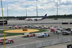 Start: Alex Labbé leads