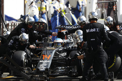 Фернандо Алонсо, McLaren, піт-стоп