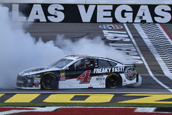 Ganador, Kevin Harvick, Stewart-Haas Racing, Ford