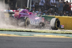 Esteban Ocon, Force India VJM11, runs off the track