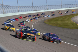 Denny Hamlin, Joe Gibbs Racing Toyota, Martin Truex Jr., Furniture Row Racing Toyota