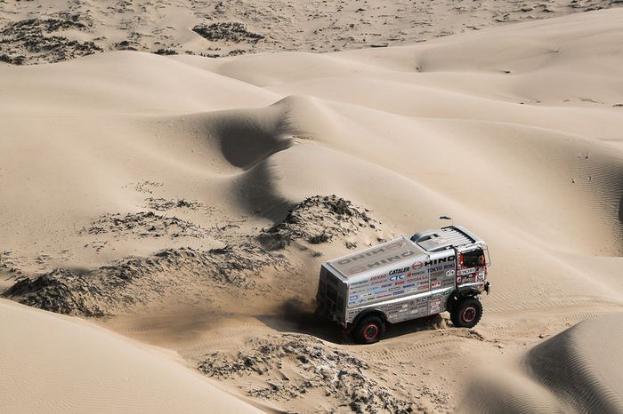 #511 Hino: Teruhito Sugawara, Mitsugu Takahashi