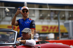 Pierre Gasly, Toro Rosso, in the drivers parade