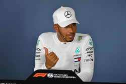 El ganador de la carrera Lewis Hamilton, Mercedes-AMG F1 en la Conferencia de prensa