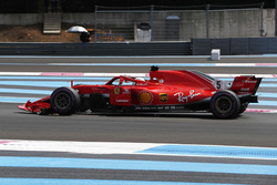 Sebastian Vettel, Ferrari SF71H, met gebroken voorvleugel