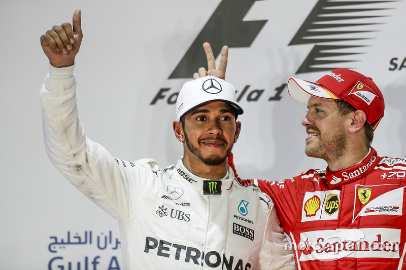 Podium : Le second Lewis Hamilton, Mercedes AMG, le vainqueur Sebastian Vettel, Ferrari