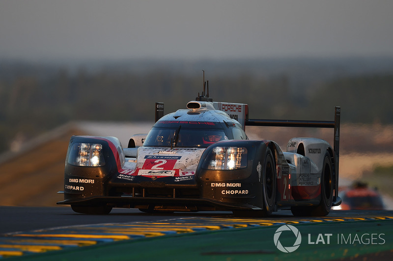 #2 Porsche Team Porsche 919 Hybrid: Timo Bernhard, Earl Bamber, Brendon Hartley