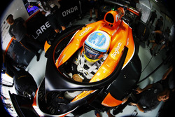 Фернандо Алонсо, McLaren MCL32, з Halo