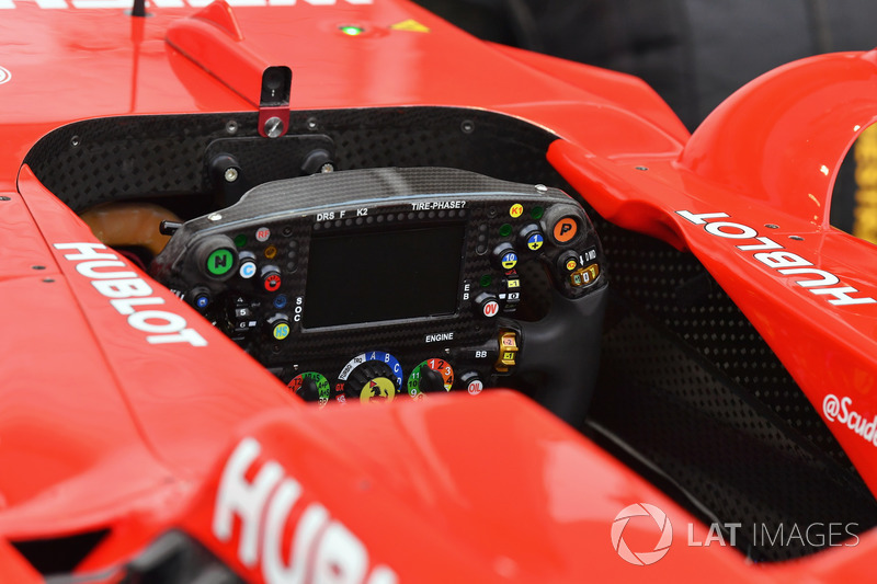 Ferrari SF70H: Lenkrad