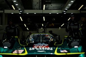 #007 Aston Martin Thor Equipo Aston Martin Valkyrie: Harry Tincknell, Tom Gamble, Ross Gunn